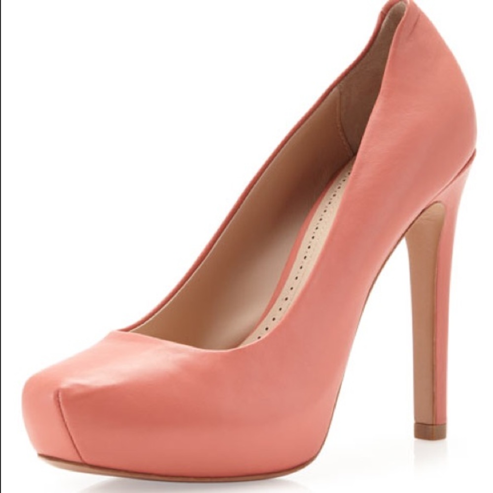 Pour la Victoire Gilliana Pump